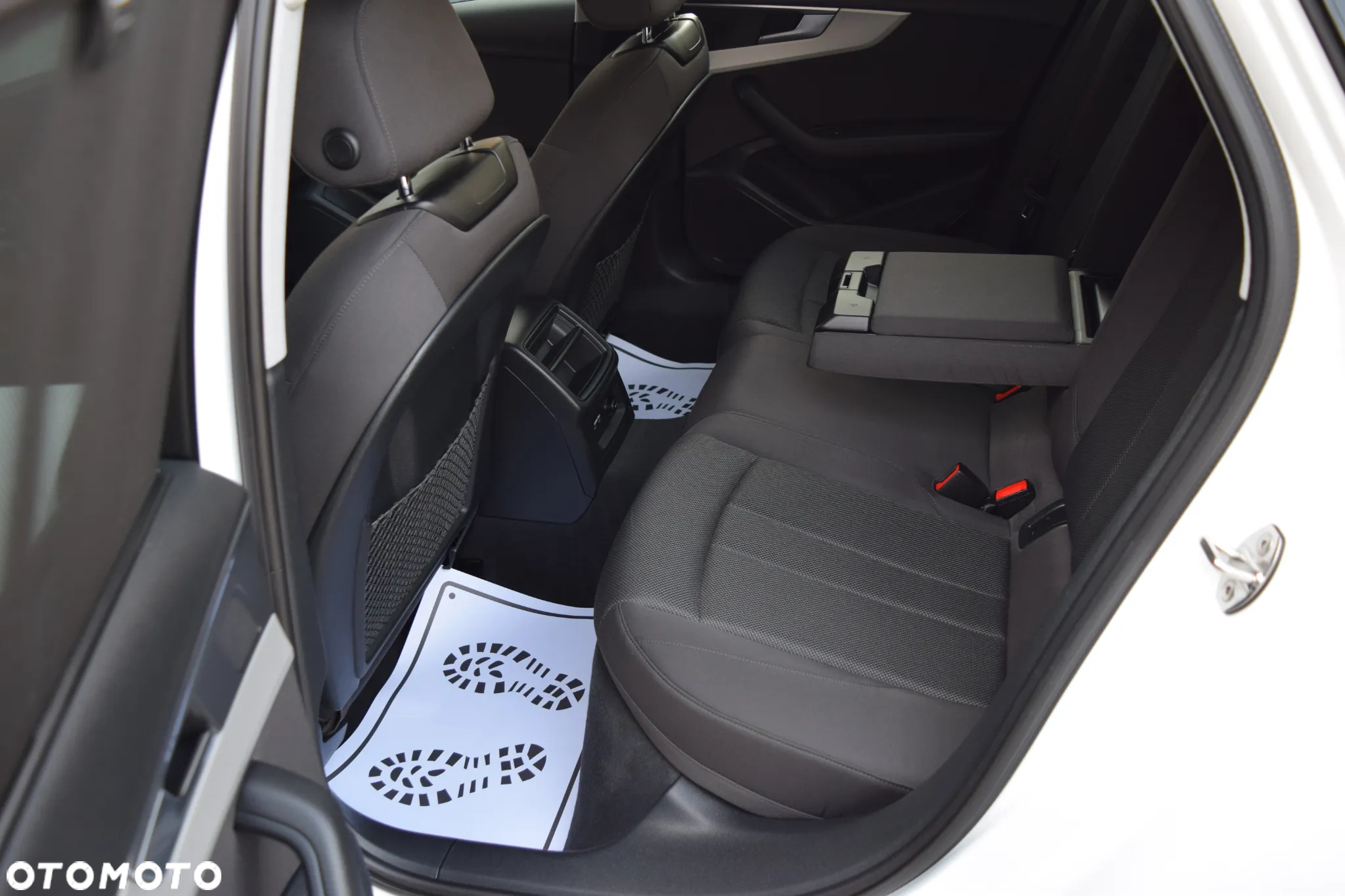 Audi A4 Avant 40 TDI quattro S tronic advanced - 34
