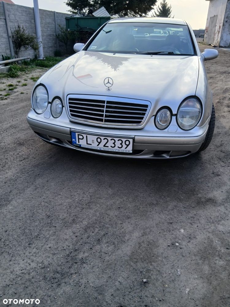Mercedes-Benz CLK 320 - 2