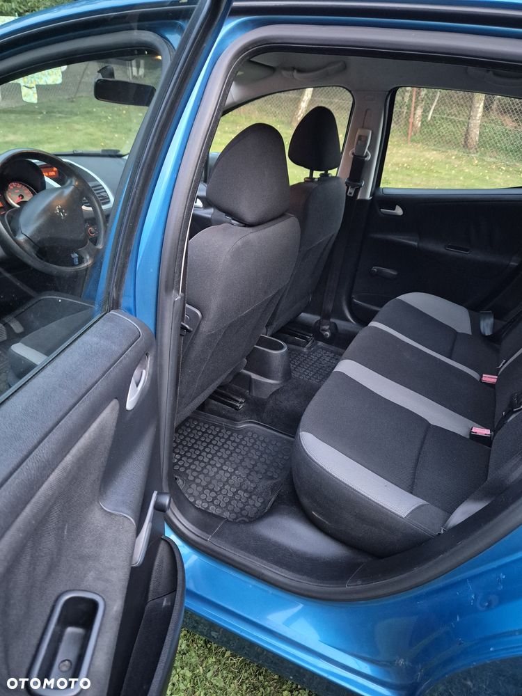 Peugeot 207 - 8