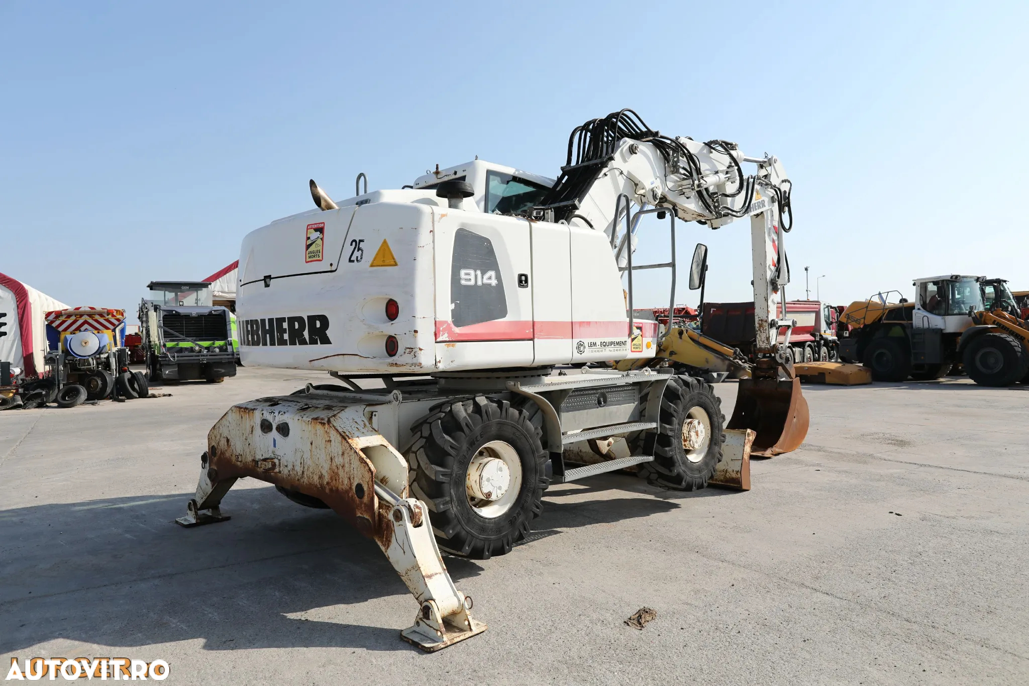 Liebherr A914 - 3