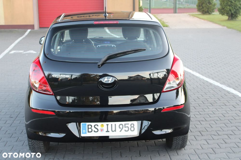 Hyundai i20 ver-1-4-150-jahre - 8
