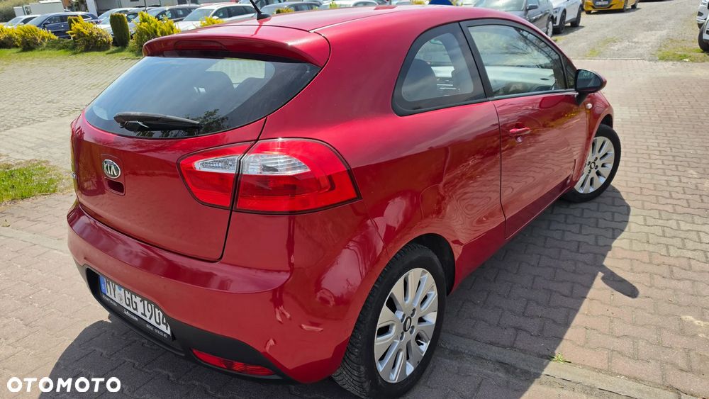 Kia Rio 1.2 Dream Team Edition - 16