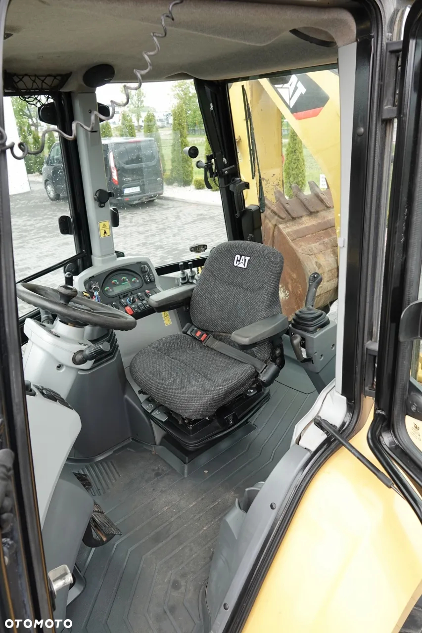 Caterpillar 432F / KOPARKO-ŁADOWARKA / 2017 / 5700 MTH / KLIMATYZACJA / KOMPLET ŁYŻEK - 29
