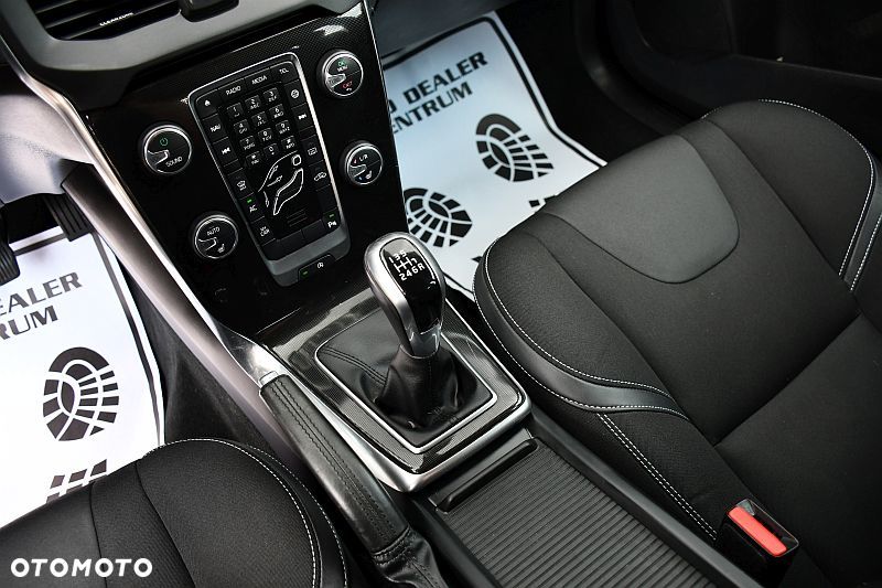 Volvo V40 T3 Momentum - 16