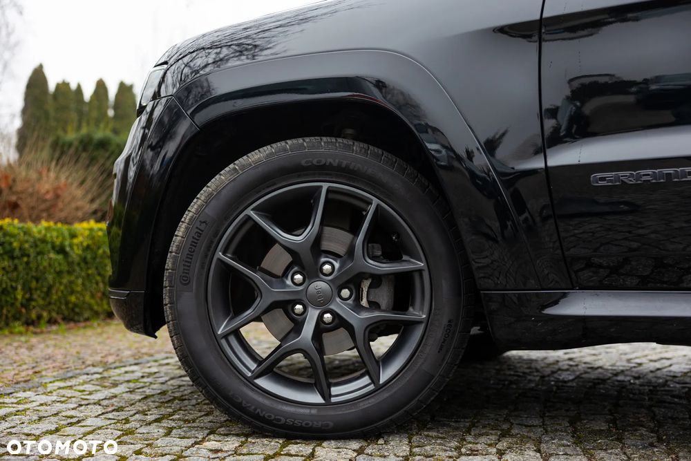 Jeep Grand Cherokee - 15