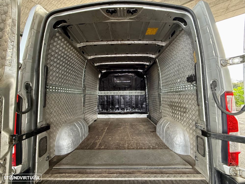 Nissan NV400 c/ plataforma elevatória - 12