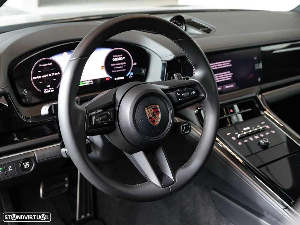 Porsche Panamera 4 E-Hybrid - 22