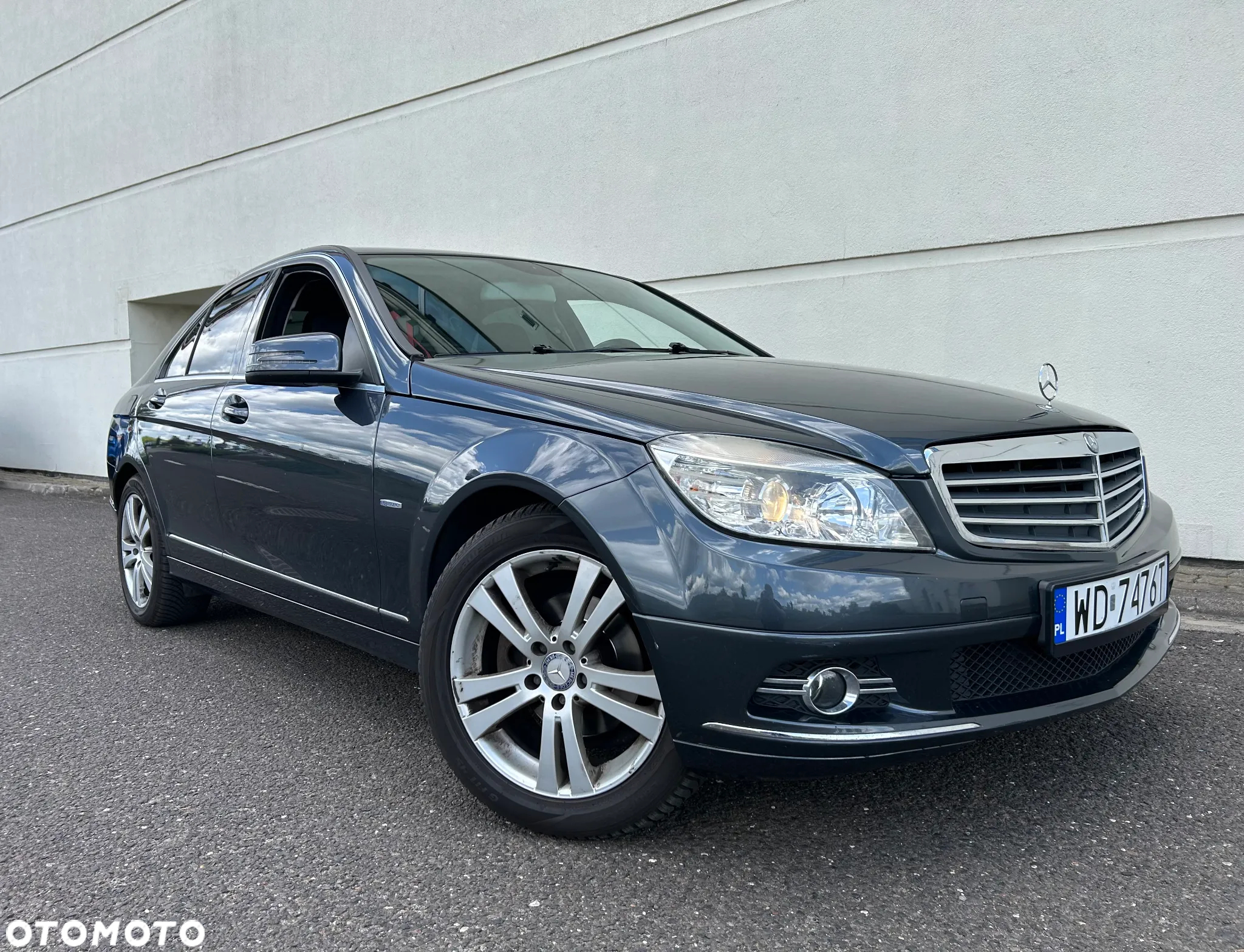 Mercedes-Benz Klasa C 180 CGI BlueEFFICIENCY Avantgarde - 4