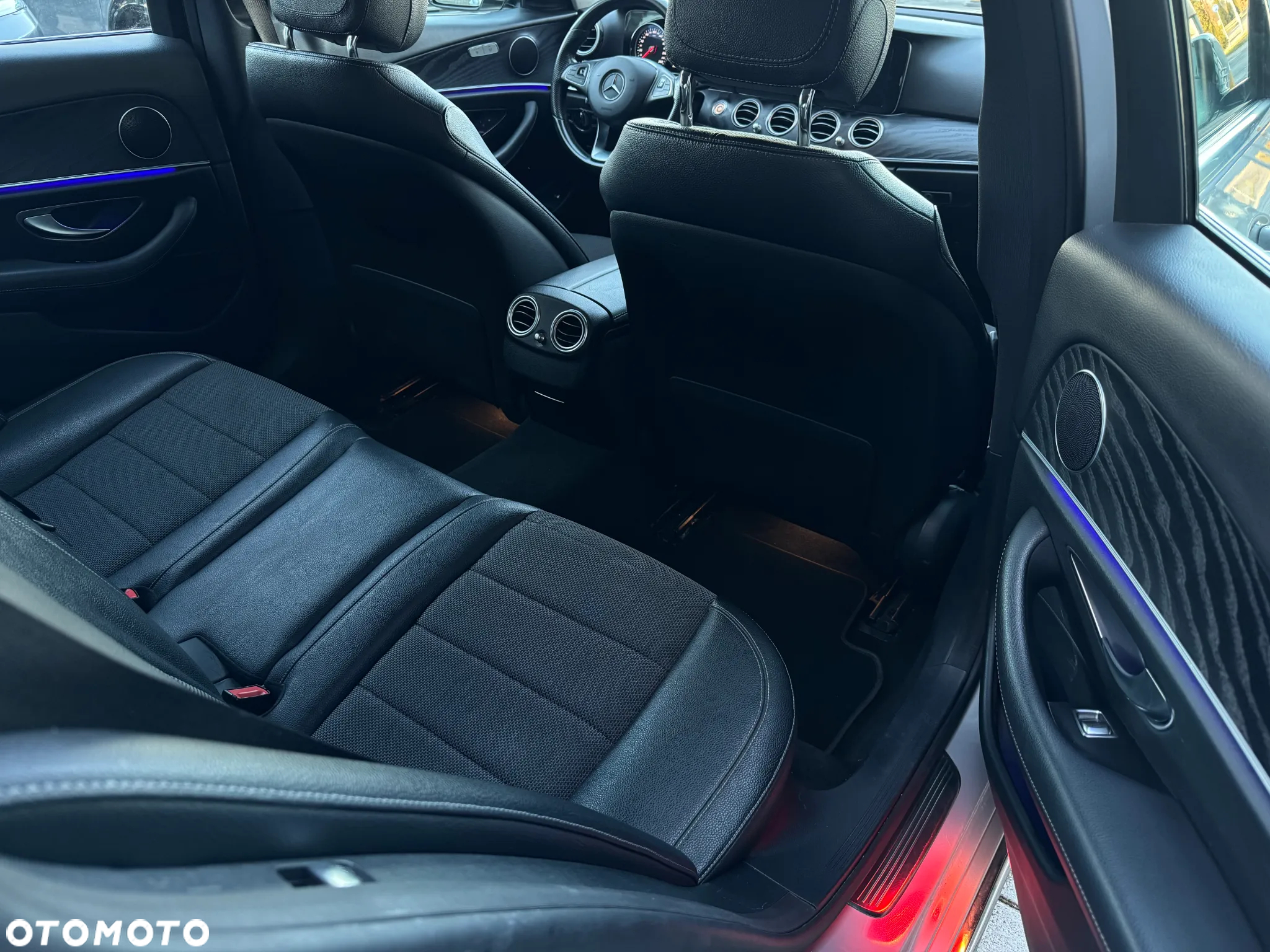 Mercedes-Benz Klasa E 220 d 9G-TRONIC - 8