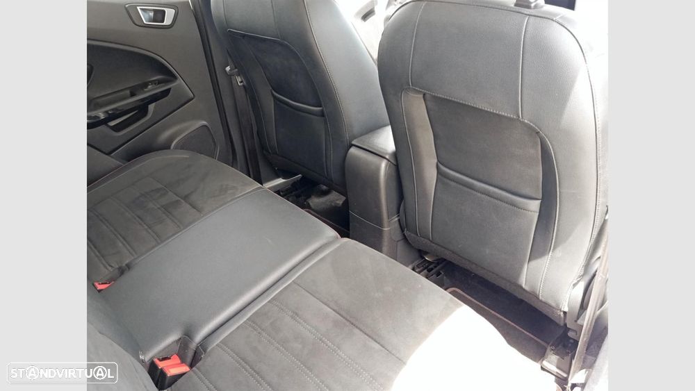 Ford EcoSport 1.0 EcoBoost ST-Line Black Edition - 28