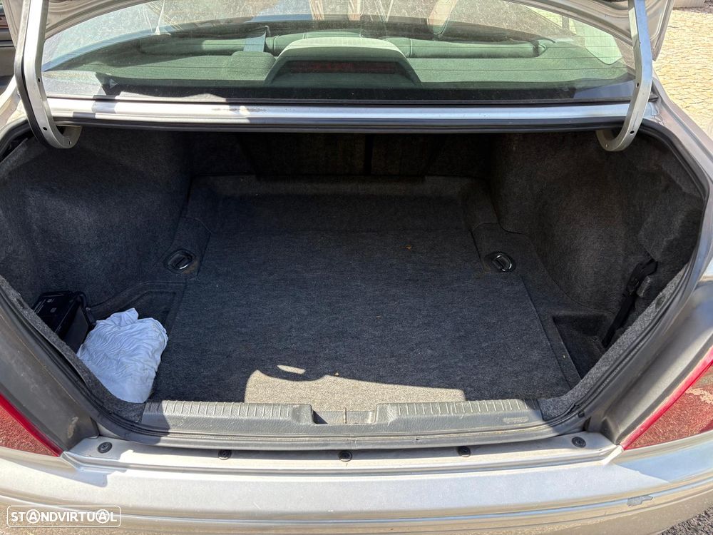 Honda Accord 2.0 ES - 8