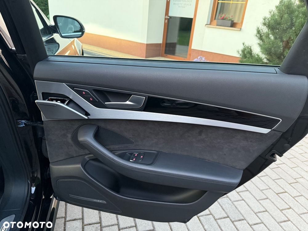 Audi A8 4.0 TFSI Quattro - 33