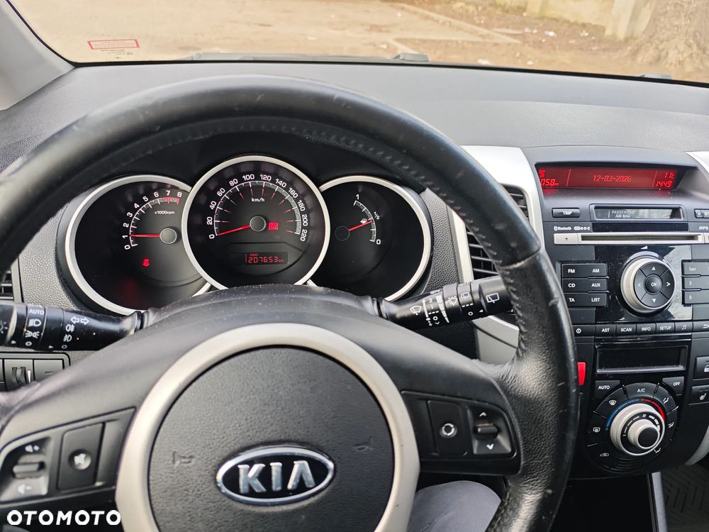 Kia Venga 1.6 L - 7