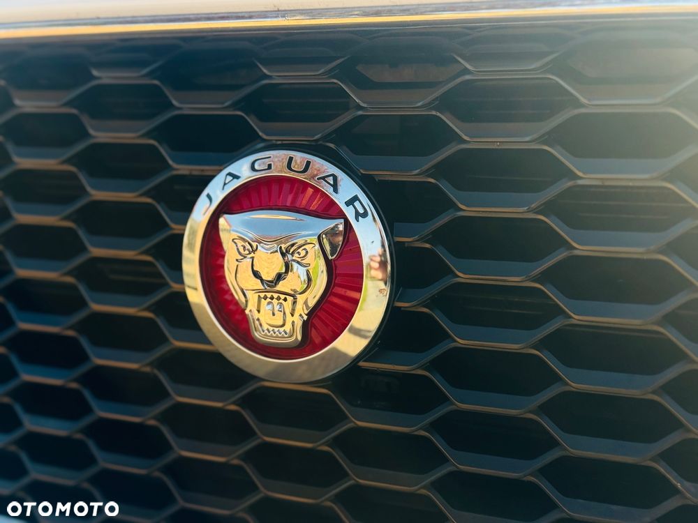 Jaguar E-Pace D150 AWD R-Dynamic S - 28