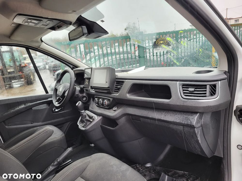 Renault Trafic - 23