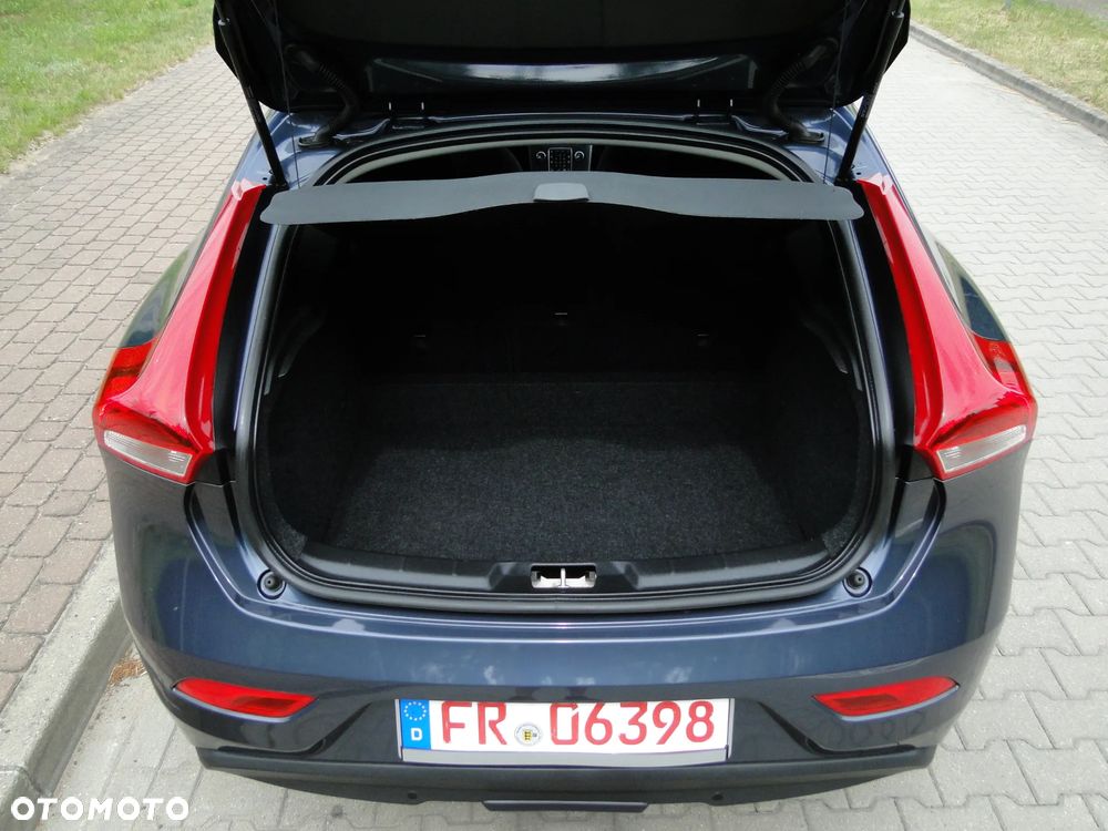 Volvo V40 T3 Ocean Race - 17