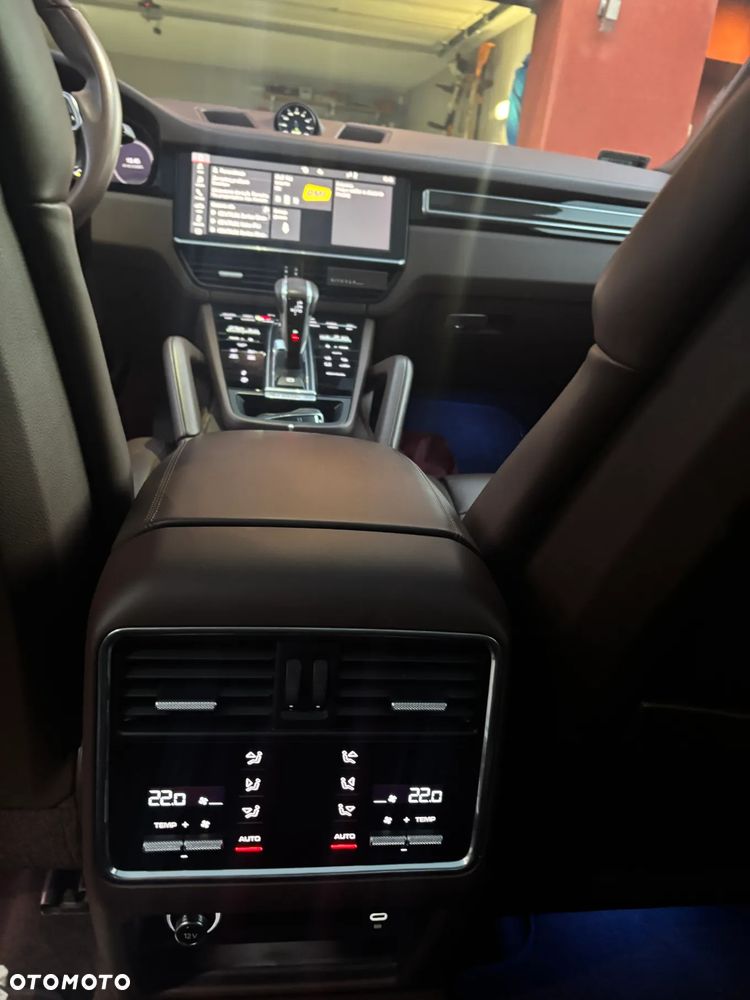 Porsche Cayenne E-Hybrid - 7