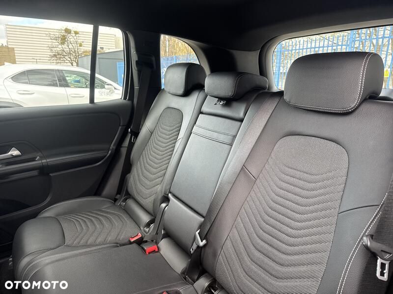 Mercedes-Benz GLB 200 7G-DCT - 19