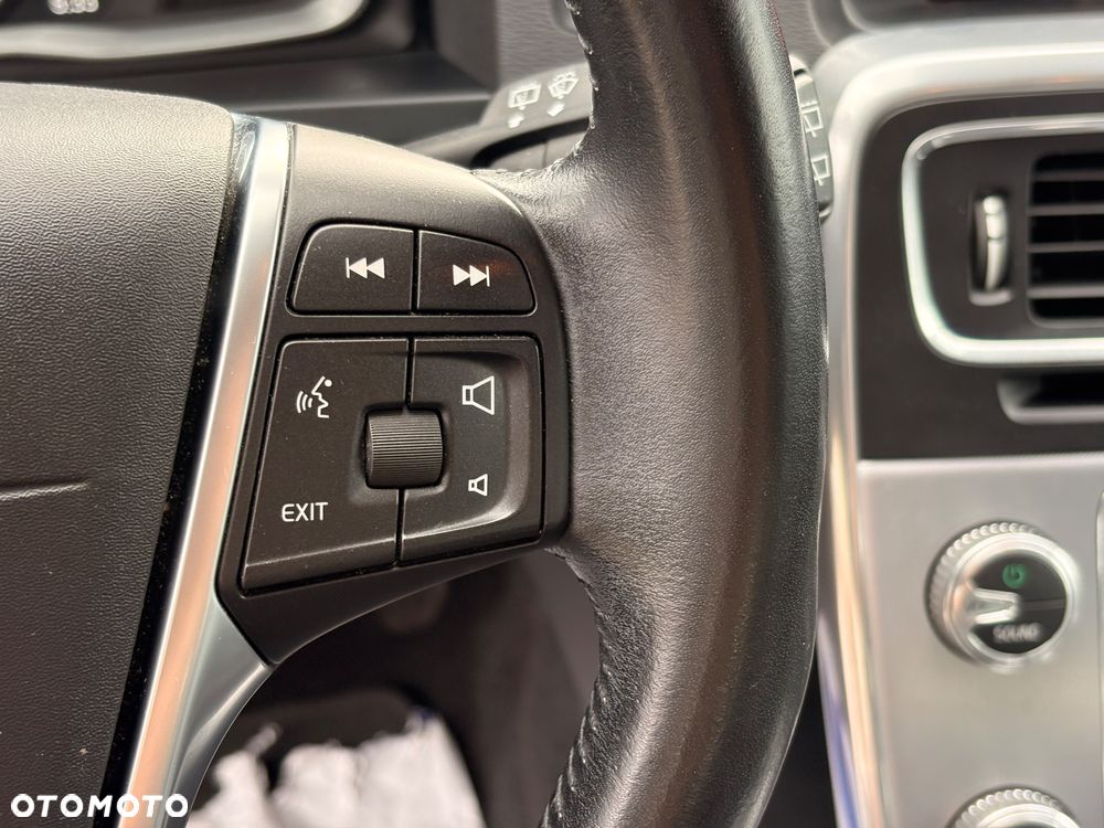 Volvo V60 D3 Momentum Core - 16