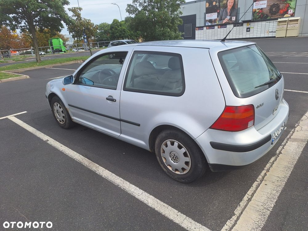 Volkswagen Golf - 4