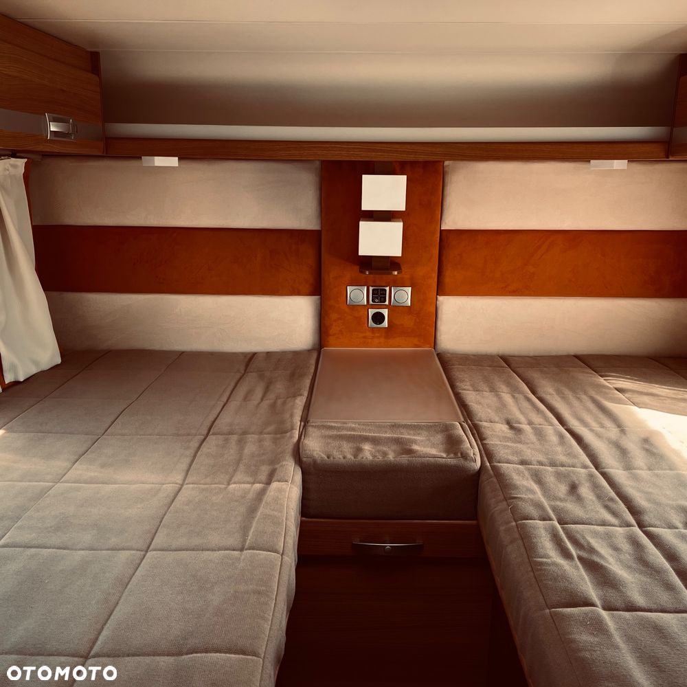 Weinsberg Fiat Ducato Kamper półintegra - 24