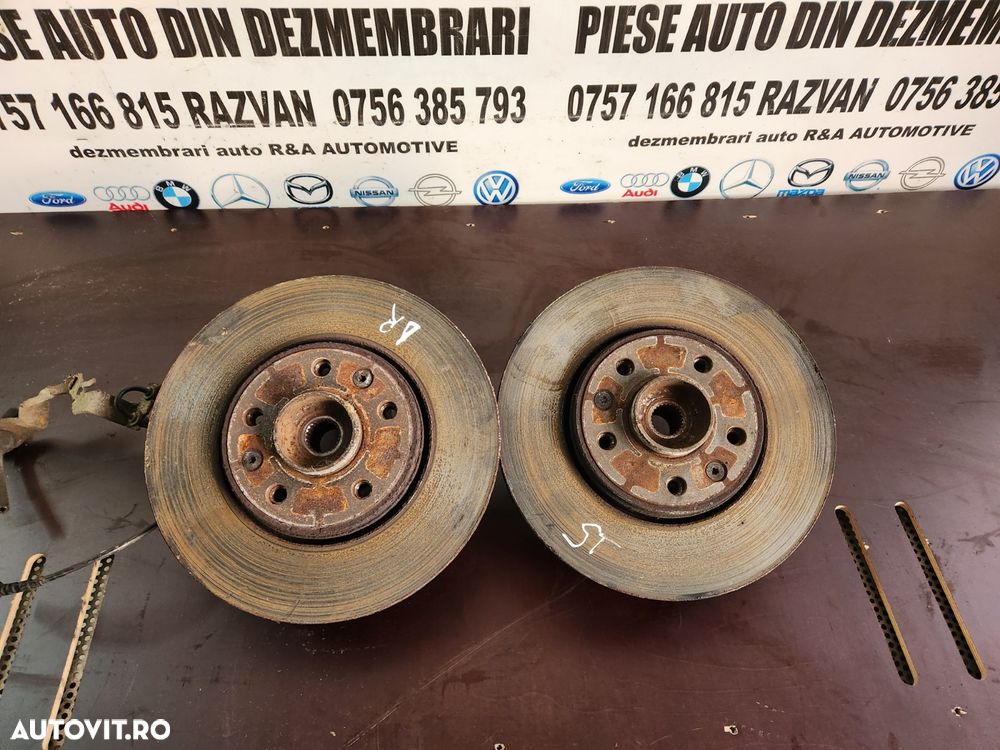 Fuzete Fuzeta Stanga Dreapta Fata Renault Scenic 3 Grand Scenic 3 1.5 Dci Manual An 2008-2009-2010-2011-2012-2013-2014-2015 Dezmembrez Renault Grand Scenic 1.5 Dci An 2009-2010-2011-2012 Manual 6+1 Trepte 2x4 - 4