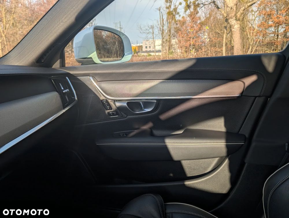 Volvo V90 Cross Country - 21