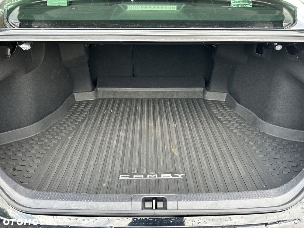 Toyota Camry 2.5 Hybrid Comfort CVT - 28