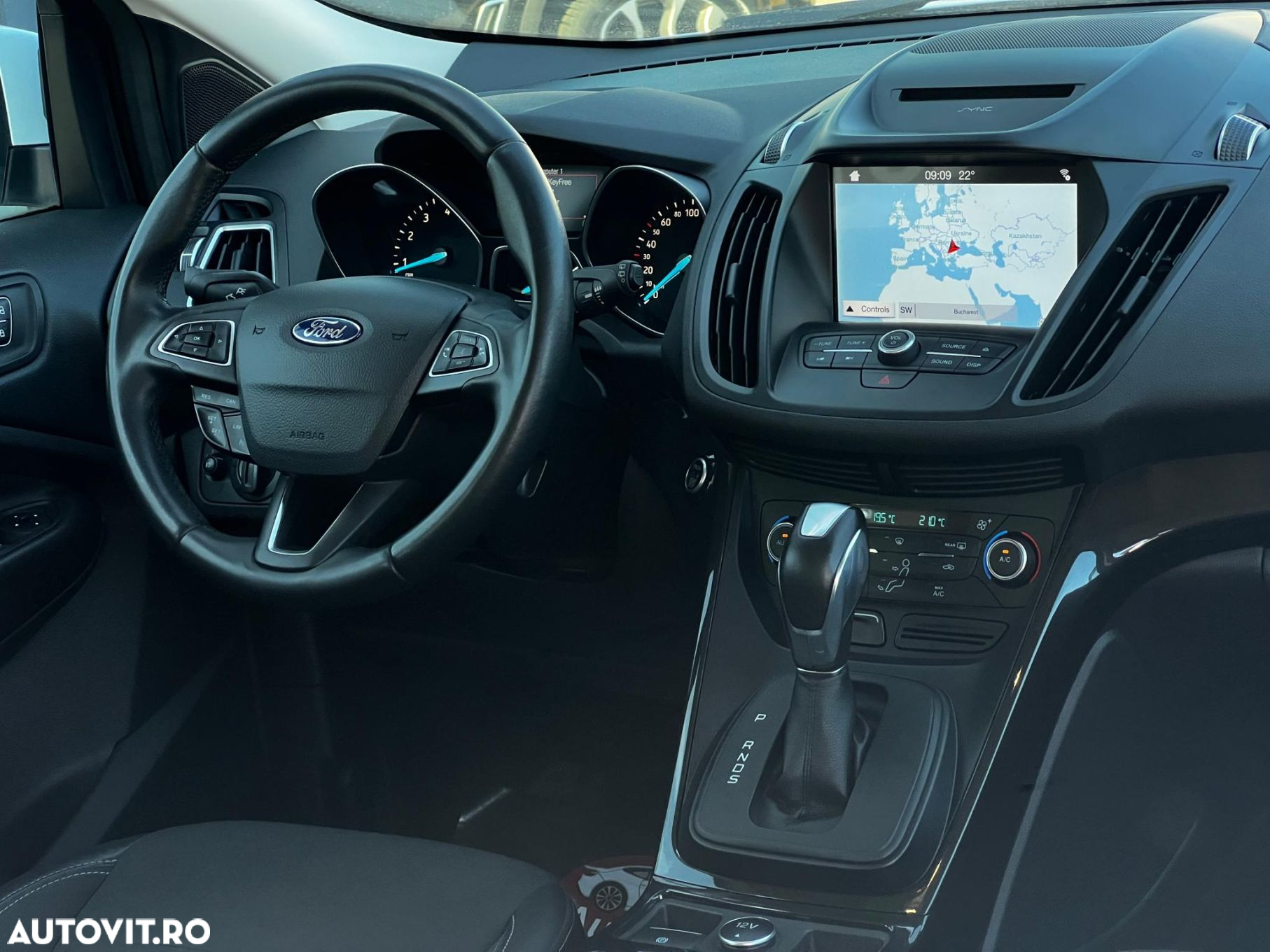 Ford Kuga - 8