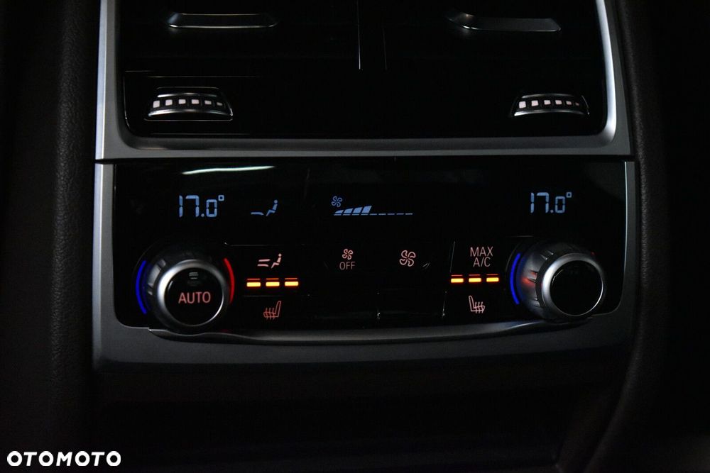 BMW Seria 7 - 28