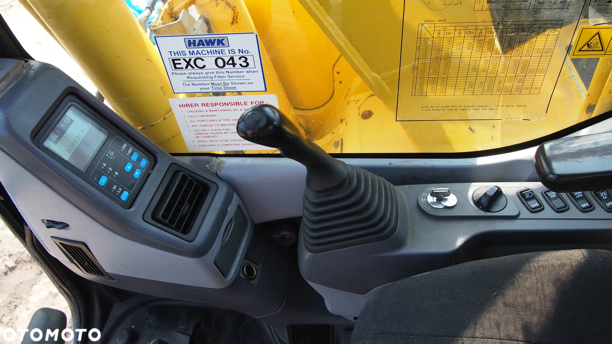 Komatsu PC 138 US 8 - 9