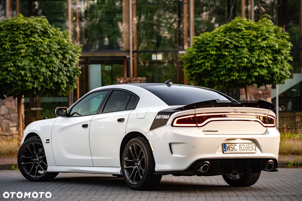 Dodge Charger 5.7 R/T Daytona - 9
