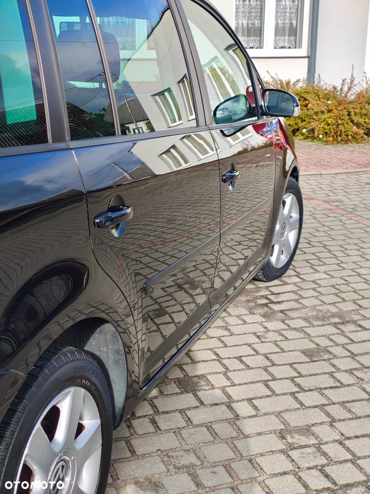 Volkswagen Touran 2.0 TDI Highline - 17