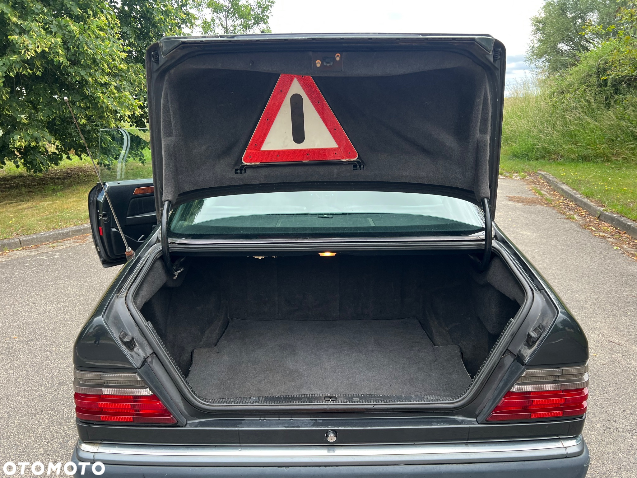 Mercedes-Benz W124 (1984-1993) - 12