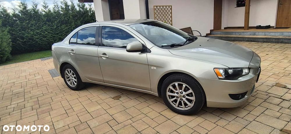 Mitsubishi Lancer - 1