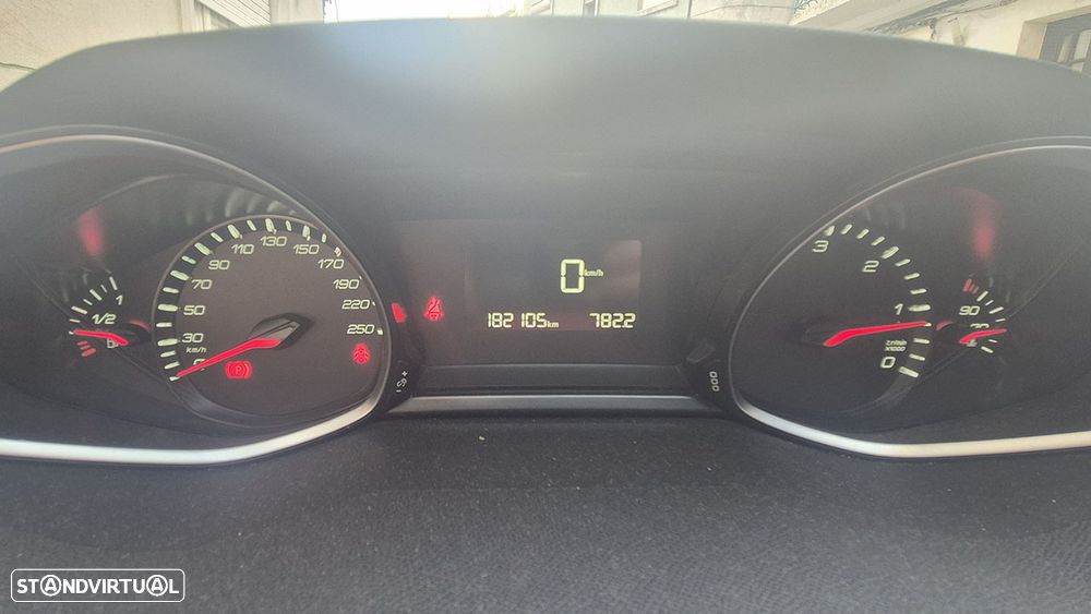 Peugeot 308 SW 1.5 BlueHDi Style - 24