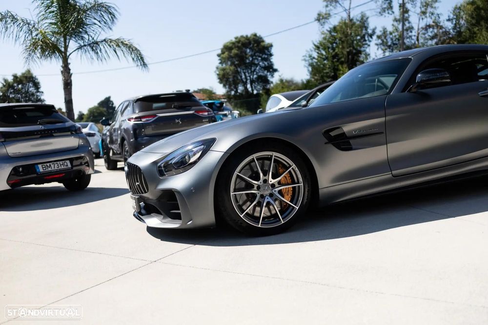 Mercedes-Benz AMG GT R - 8