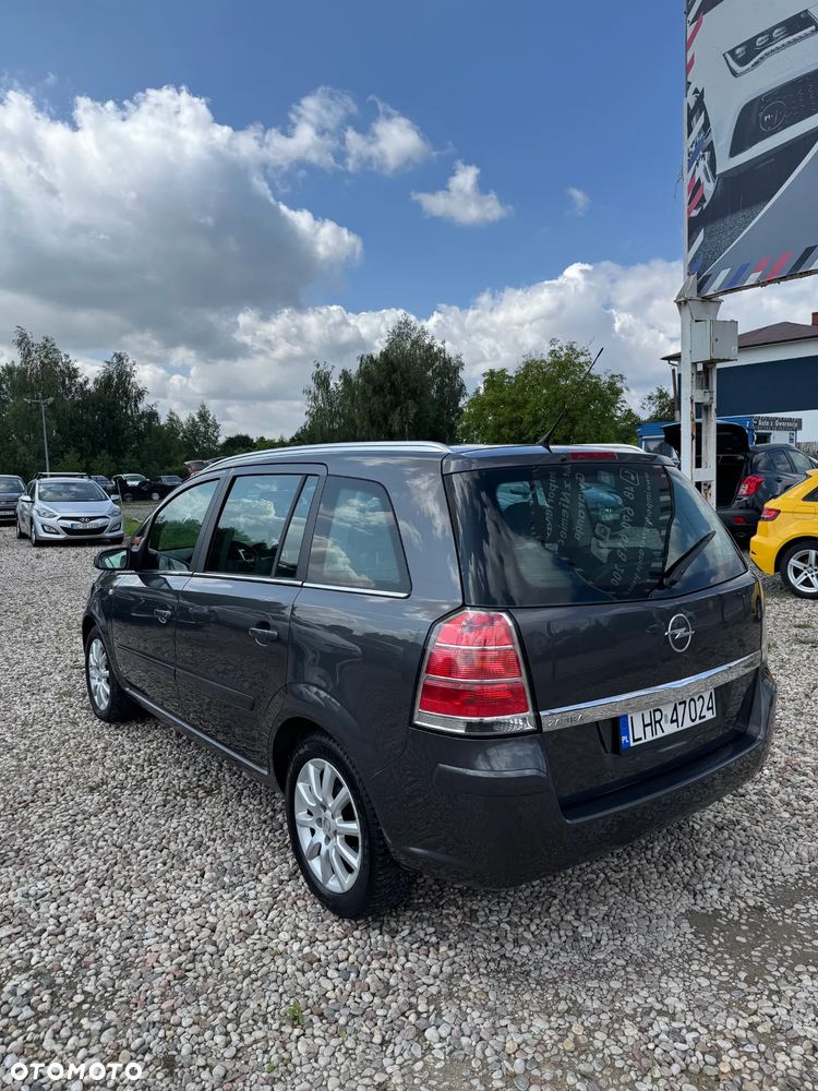 Opel Zafira 1.8 Cosmo EasyTronic - 4