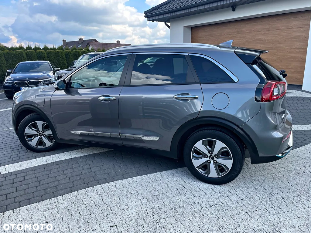 Kia Niro 1.6 GDI Hybrid L Business Line - 12