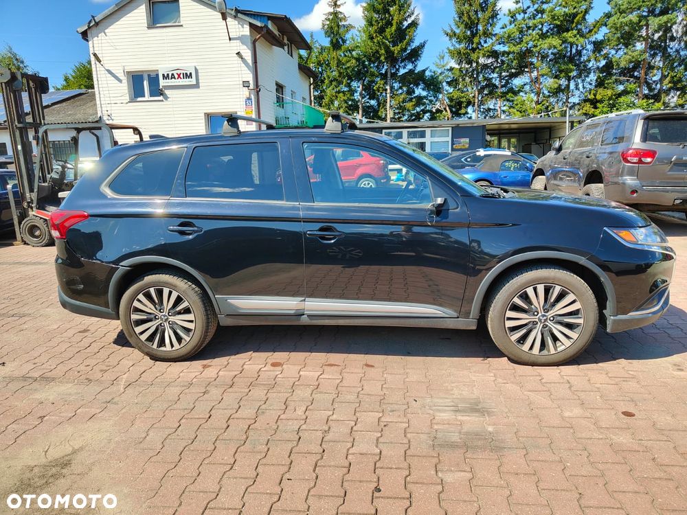 Mitsubishi Outlander - 4