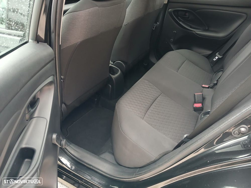 Toyota Yaris - 16