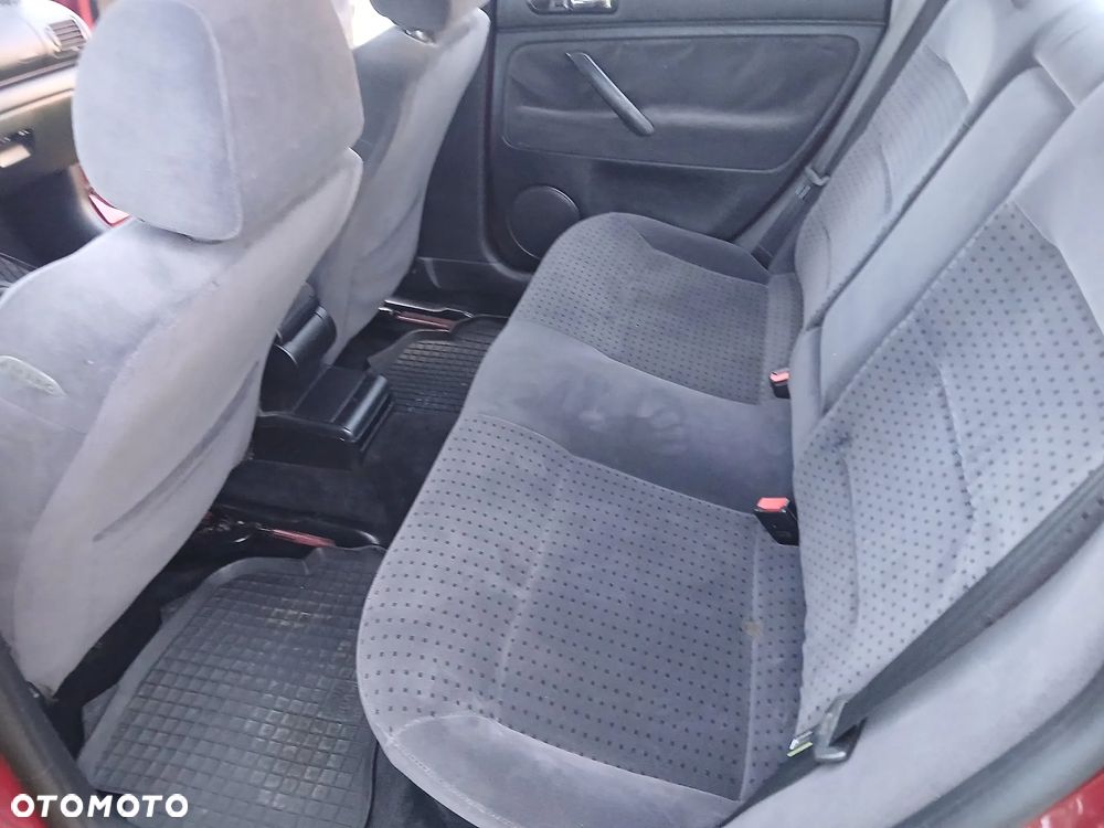 Volkswagen Passat 1.8 Comfortline - 20