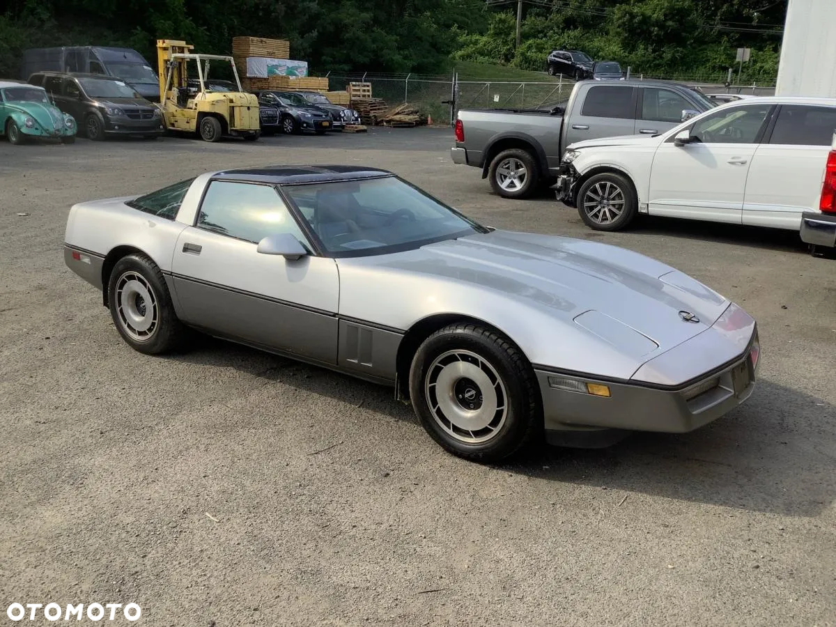 Chevrolet Corvette - 2