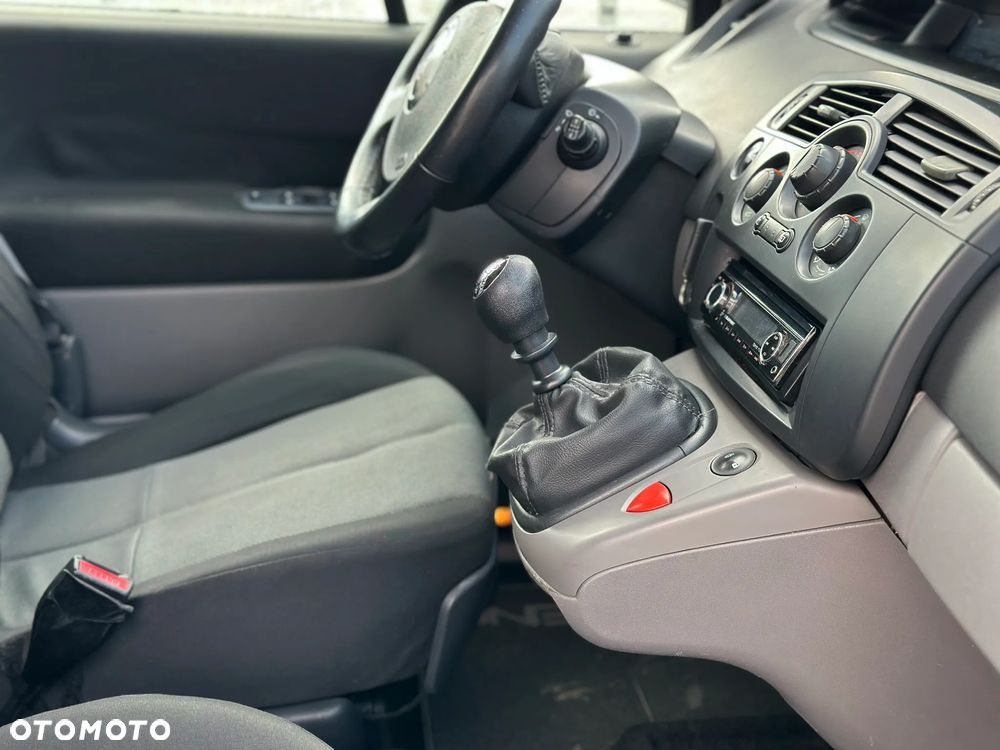 Renault Scenic 2.0 dCi 16V Infinity - 9