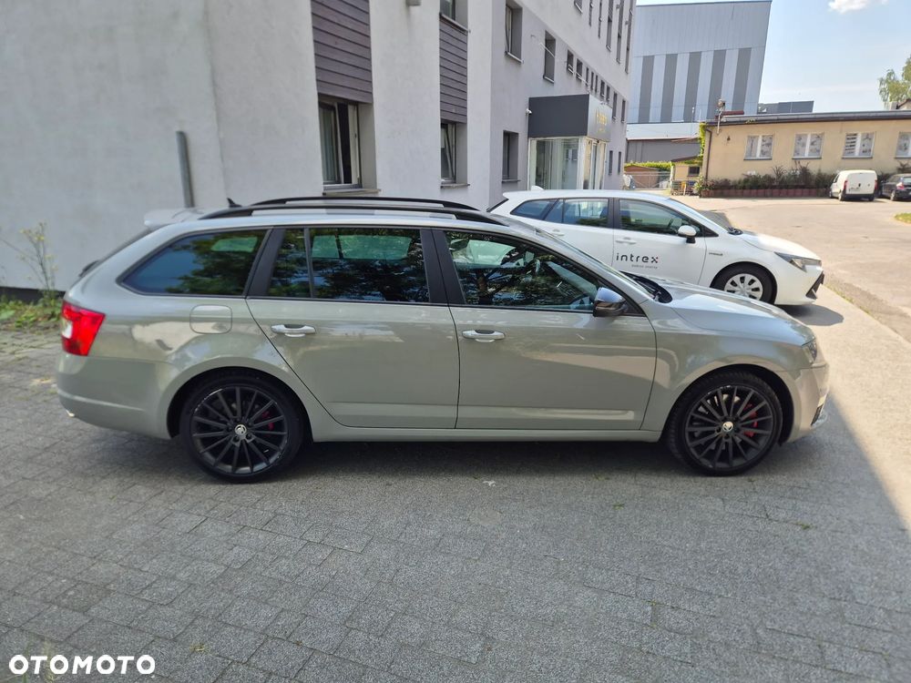Skoda Octavia 2.0 TDI DSG RS - 3