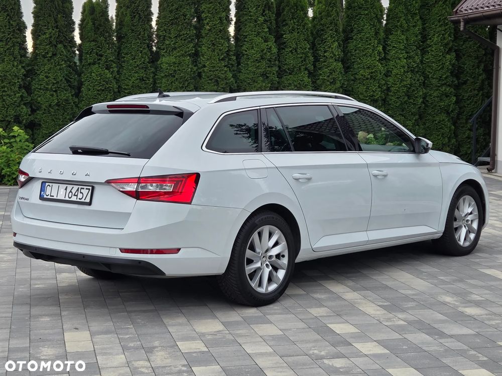 Skoda Superb 2.0 TDI SCR Style DSG - 33