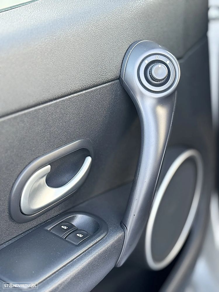 Renault Clio 1.2 16V Dynamique S - 14