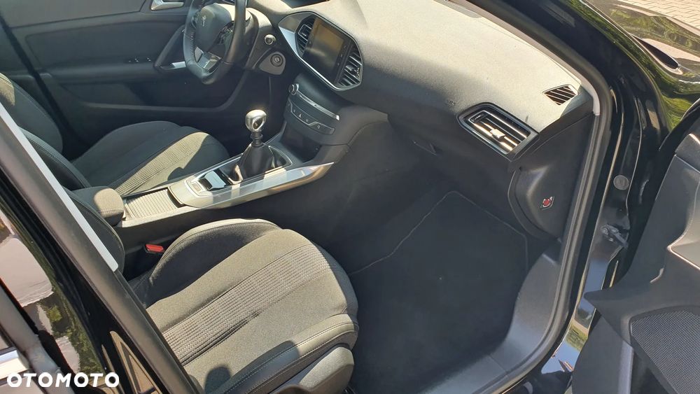 Peugeot 308 1.5 BlueHDi Allure Pack S&S - 16
