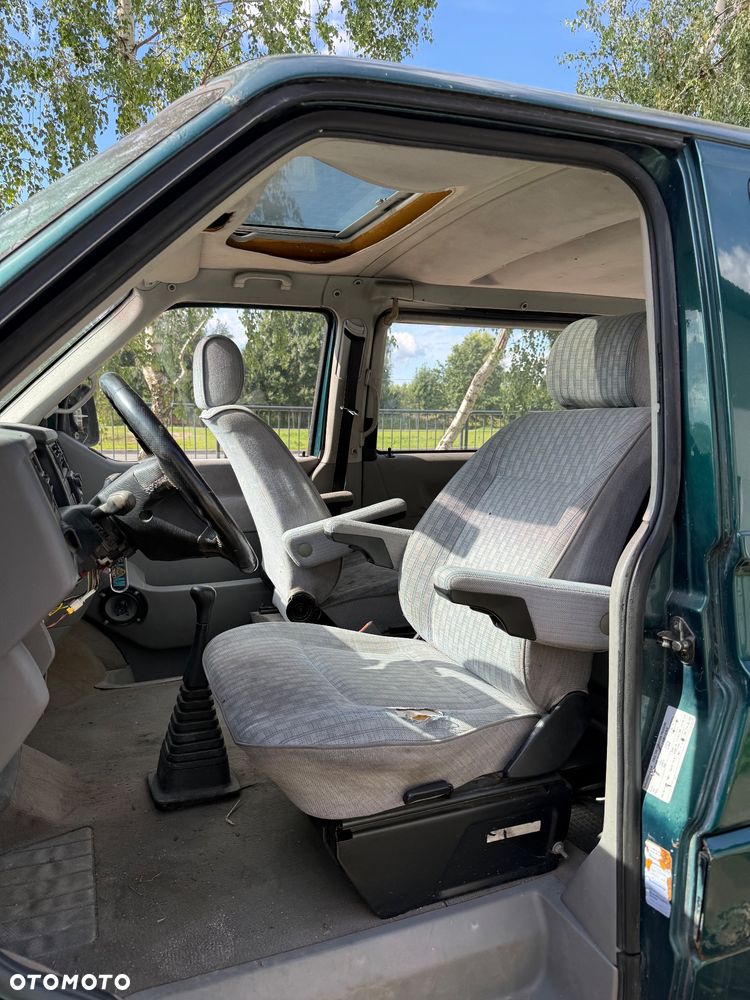 Volkswagen Multivan Standard - 15