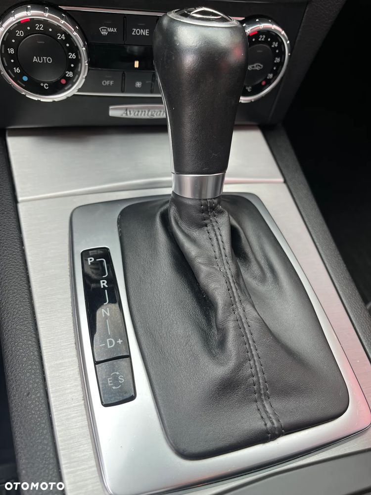 Mercedes-Benz Klasa C 180 T BlueEFFICIENCY 7G-TRONIC Avantgarde - 18